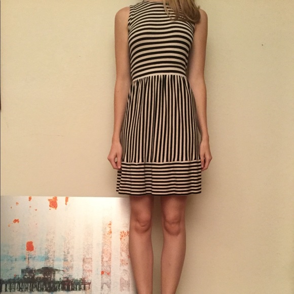 👗Super cute slimming Ki-Line Dress Sz XS ❤️ - Picture 2 of 7